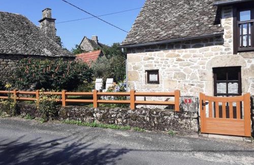 Saint-Cirgues-la-Loutre Apartment | Gîte de France à Saint-Cirgues-la-Loutre 3 épis - Gîte de France 2 personnes MAE-0054