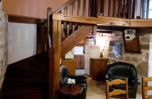 Saint-Cirgues-la-Loutre Apartment | Gîte de France à Saint-Cirgues-la-Loutre 3 épis - Gîte de France 2 personnes MAE-0054