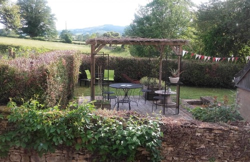 Joncy House | Gîte de Fer - GENOUILLY