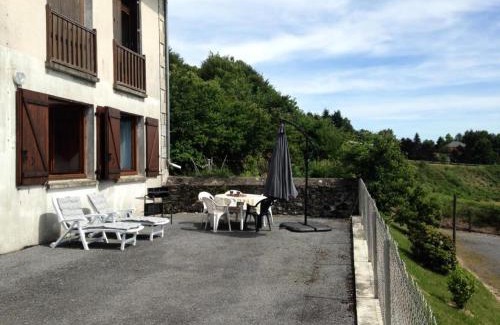 Saint-Hilaire-les-Courbes Apartment | Gîte de France Gîte communal 2 épis - Gîte de France 3 personnes MAE-9604