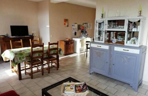 Saint-Hilaire-les-Courbes Apartment | Gîte de France Gîte communal 2 épis - Gîte de France 3 personnes MAE-9604