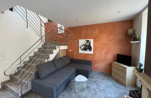 Saint-Maurice-de-Satonnay House | Gîte de la Grenouillette
