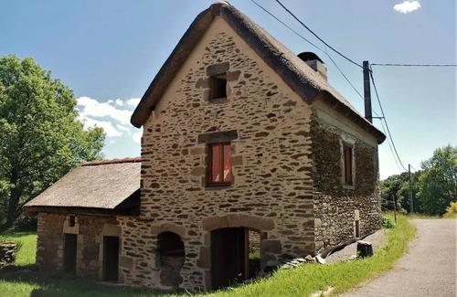 Saint-Merd-de-Lapleau Villa | Gîte de France Gîte de coiral 3 ears - Gîte de France 2 people