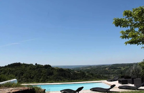 Altillac Villa | Gîte de France à Altillac 4 épis - Gîte de France 8 personnes