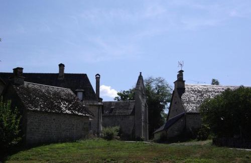 Soudeilles Apartment | Gîte de France à Soudeilles 3 épis - Gîte de France 14 personnes MAE-9574