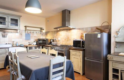 Uzerche Apartment | Gîte de France Gîte les pierres bleues 2 épis - Gîte de France 2 personnes MAE-4011