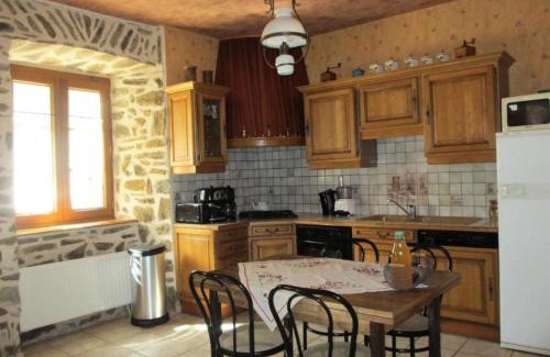 Beyssenac Apartment | Gîte de France Gite de la genette 3 épis - Gîte de France 8 personnes MAE-0024