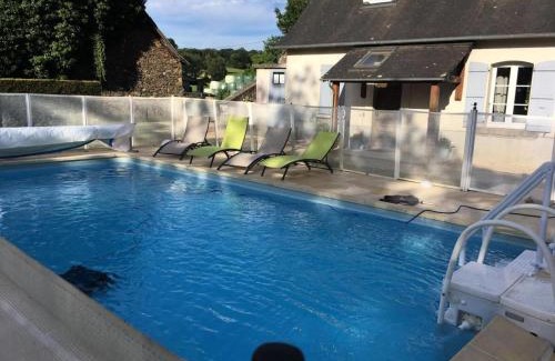 Espartignac Apartment | Gîte de France "les volets bleus" 3 épis - Gîte de France 12 personnes MAE-9484