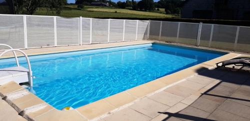 Espartignac Apartment | Gîte de France "les volets bleus" 3 épis - Gîte de France 12 personnes MAE-9484
