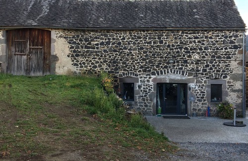 Saint-Diery House | Gîte de la Bichonette Accessible en Fauteuils. Animaux de Compagnie Acceptés