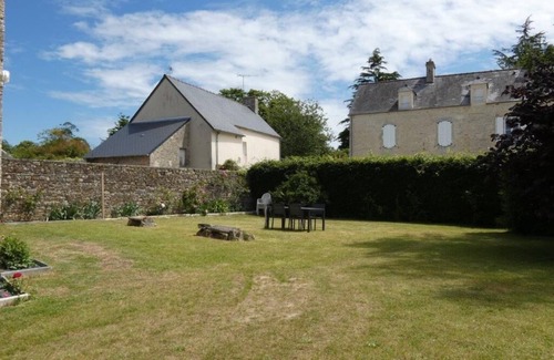 Bernesq Cottage | Gîte de la Charreterie between sea and countryside