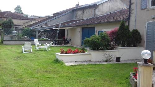 Isches House | Gîte de la Grande Fontaine