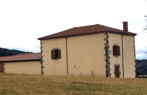 Sainte-Catherine Cottage | Gîte de la Sagne, cozy and quiet, linen provided, meals possible