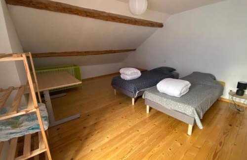 Poligny House | Gîte de la tour de Paradis