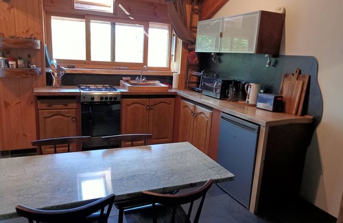 Escaro Cottage | Gîte de Montagne, Chauffé au Bois Dans un Cadre Naturel Exeptionnel