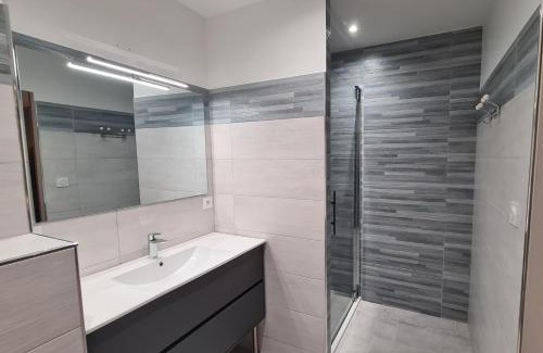 Othis Apartment | Gîte de Saint Ladre, "Le Grenier" proche Paris NEUF
