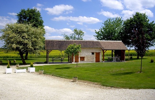 Vicq-sur-Nahon Cottage | Gîte de Sermoise & reception room near ZooParc de Beauval