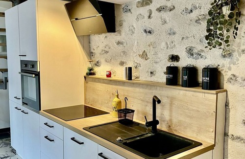 Alba-la-Romaine Apartment | Gîte de Standing 2/4p au Coeur du Village Classé D'alba LA Romaine