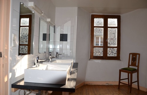 Dienne House | Gîte des Quirous