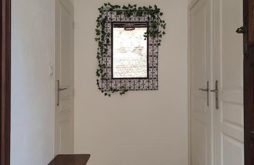 La Cote-Saint-Andre House | Gîte des remparts réservation par téléphone laissez vos coordonnées