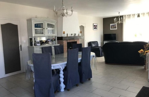 Dhuizon House | Gîte Dhuizon, 4 pièces, 6 personnes - FR-1-491-204