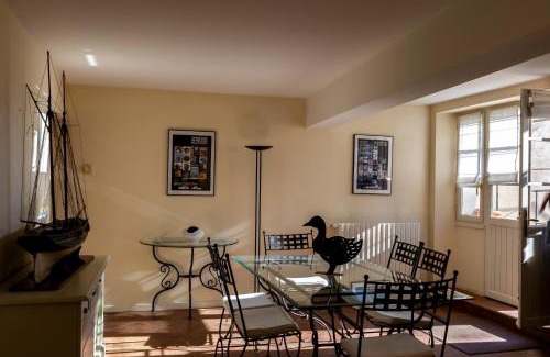 Lavaur House | Gîte du Café Suquet Giroussens