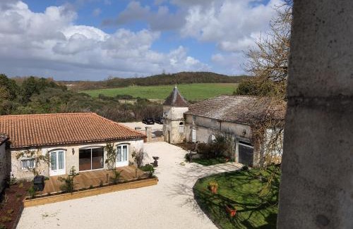 Cherves-Richemont House | Gîte du château au pied de Cognac
