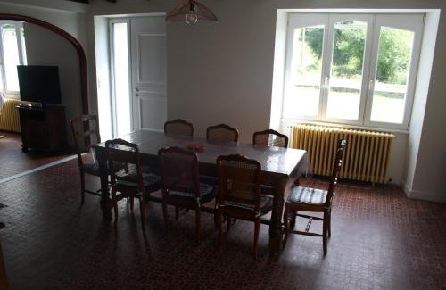 Saint-Laurent-sur-Oust House | Gîte du courtil aux fées