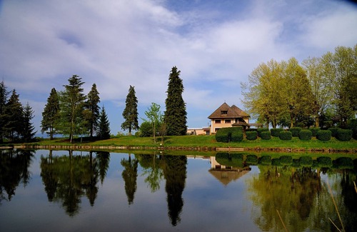 Saint Didier de la Tour Cottage | Gîte du Verger - La Serve de Veyssin, au Bord de L'étang