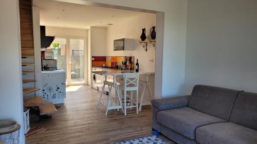 Sorede House | Gîte Du Soleil Maison lumineuse avec terrasse solarium parking privé