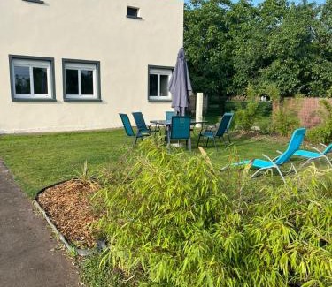 Angrie House | Gîte Ecrin de Verdure Jacuzzi et piscine