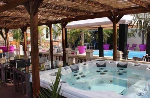 Vitry-le-Francois Cottage | Gîte-Ensuite with Bath-Orchidée