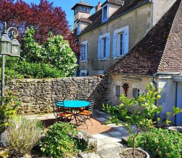Vielmanay House | Gîte entre Loire, Vignobles et Bertranges