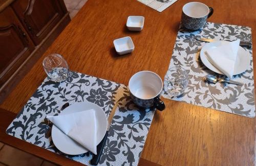 La Berthenoux Bed & Breakfast | Gîte et camping à la ferme avec espace détente - Profitez de la campagne du Berry - FR-1-591-558