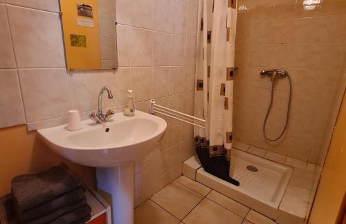 La Berthenoux Bed & Breakfast | Gîte et camping à la ferme avec espace détente - Profitez de la campagne du Berry - FR-1-591-558