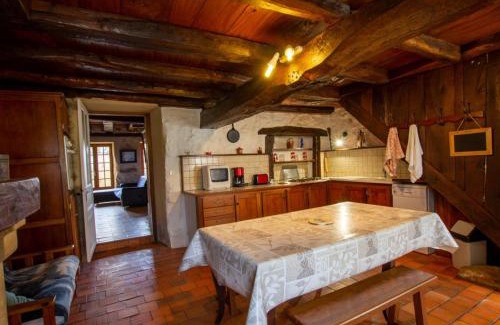 Saint-Front-la-Riviere House | Gîte familial avec WiFi près de Brantôme - FR-1-616-102