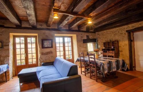 Saint-Front-la-Riviere House | Gîte familial avec WiFi près de Brantôme - FR-1-616-102
