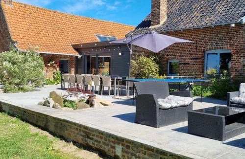 Oudezeele House | Gîte familial 15 pers avec jardin, spa et activités près de Cassel - FR-1-510-233