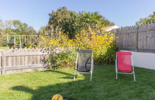 Touvois House | Gîte familial avec parc, jeux pour enfants et vélos, proche du Lac de Grand Lieu - FR-1-306-1040