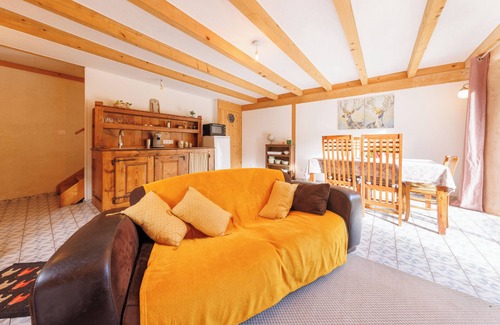 Leotoing House | Gîte Familial Avec Piscine, au Bord de la Rivière! Détente et Déconnexion Check!