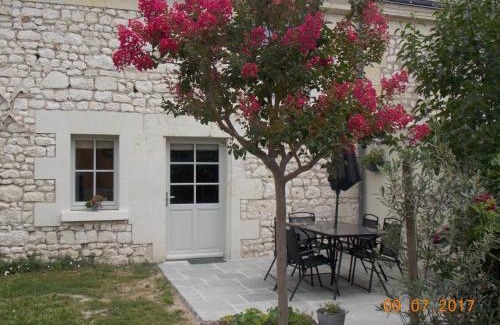 Huismes House | Gîte familial près de Chinon avec cour fermée, terrasse et équipements bébé - FR-1-381-370