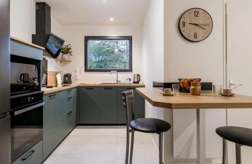 Nort-sur-Erdre House | Gîte familial rénové près du Canal de Nantes avec jardin, terrasse, wifi et chambres mansardées - FR-1-306-1263