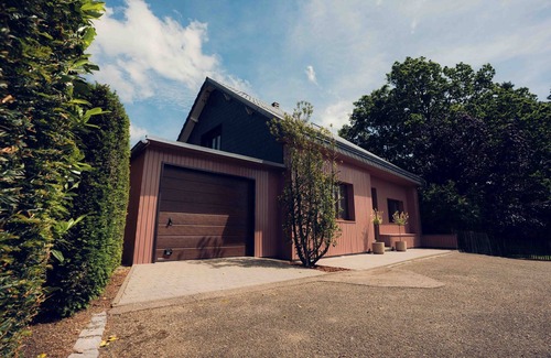 Waimes Cottage | Gîte-Family-Private Bathroom-Garden view