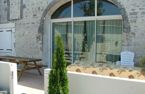 Houlette House | Gîte for 13 persons rest assured