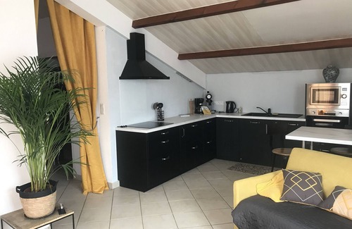 Saint-Avaugourd-des-Landes Apartment | Gîte du Soleil à 10 Minutes de la Plage