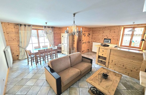 Saint-Laurent-en-Grandvaux House | Gîtes Les Farfouilles