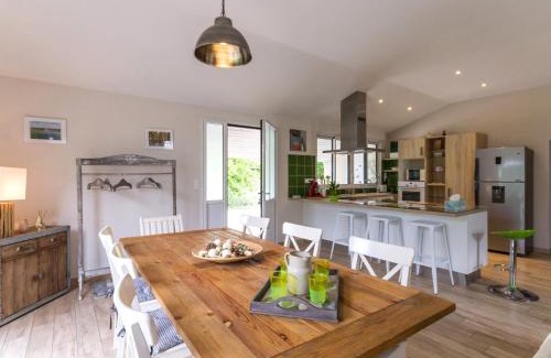 Saint-Philbert-de-Grand-Lieu House | Gîte paisible avec grand jardin près du lac, ping-pong, vélo, climatisation, proche de Nantes et plages - FR-1-306-1056