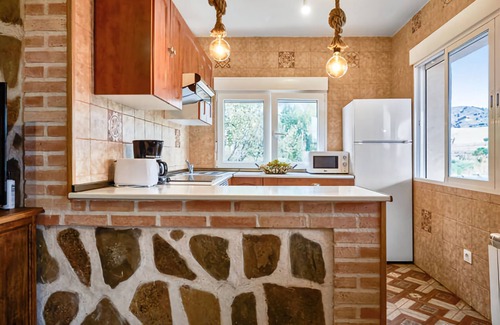 Porzuna Cottage | Gîte (full rental) Fuenterabit for 12 people