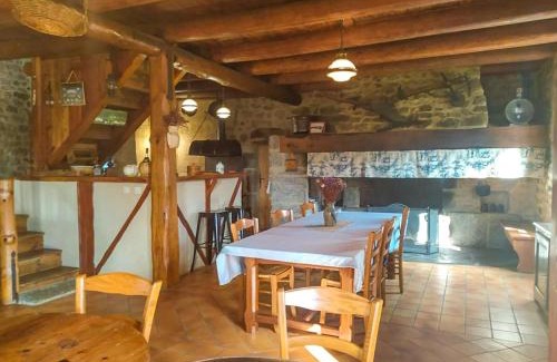 Saint-Symphorien House | Gîte Gîte La Fontaine 10/12 personnes