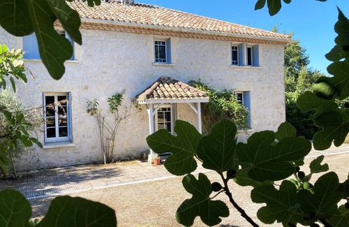 Castella House | Gîte grande capacité avec piscine La Chênaie à Castella